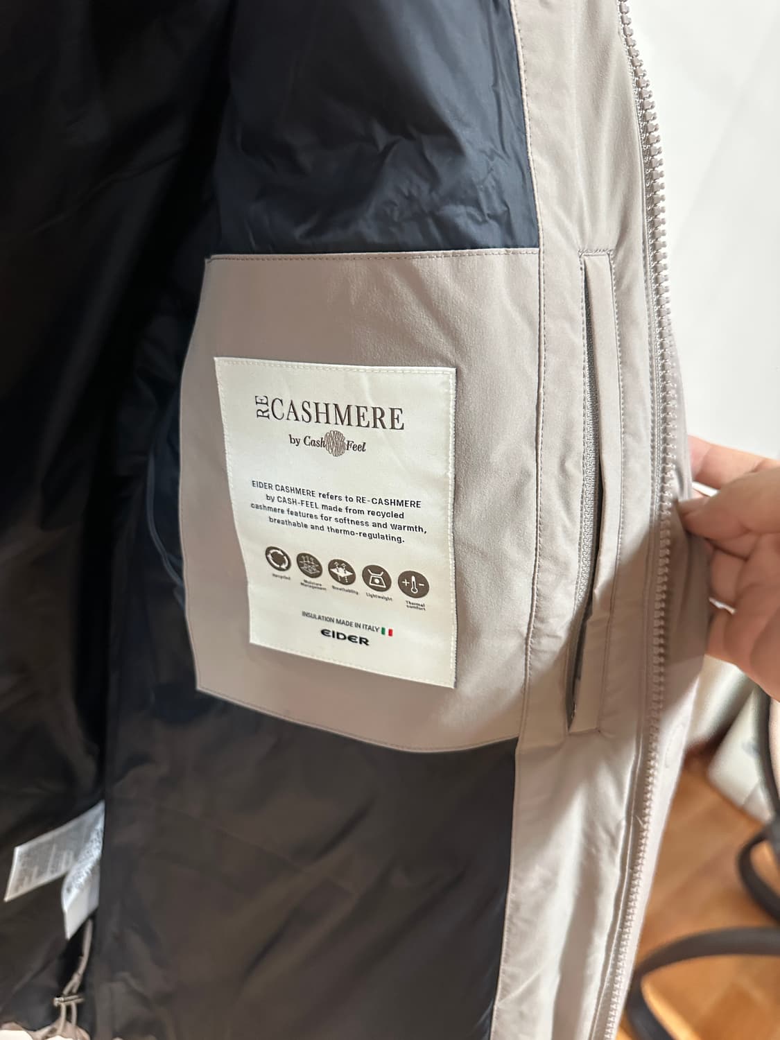 아이더 라벨르 캐시미어 패딩 L사이즈 새제품 상품이미지3
