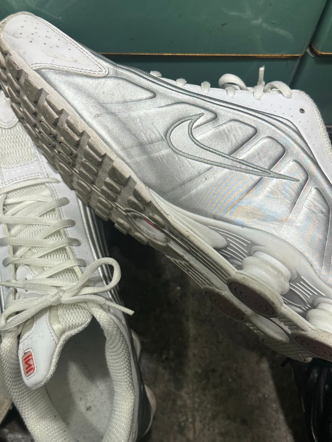 나이키 샥스 R4 화이트 290 상품이미지1