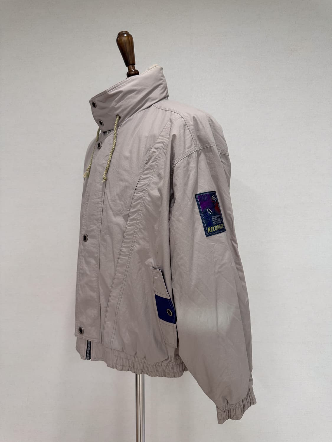 RECORDER by ASICS  멀티 포켓 후드 바람막이 상품이미지4