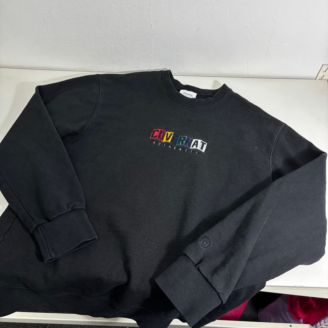 L 커버낫 블랙 컬러로고 맨투맨 상품이미지1