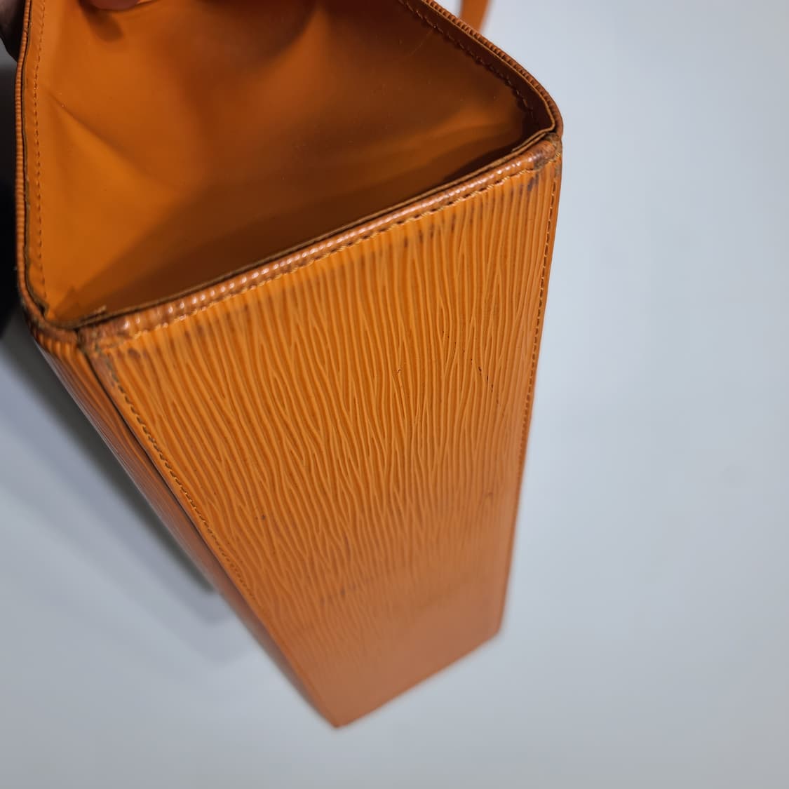 루이비통 에삐 크루아제 토트백 상품이미지4