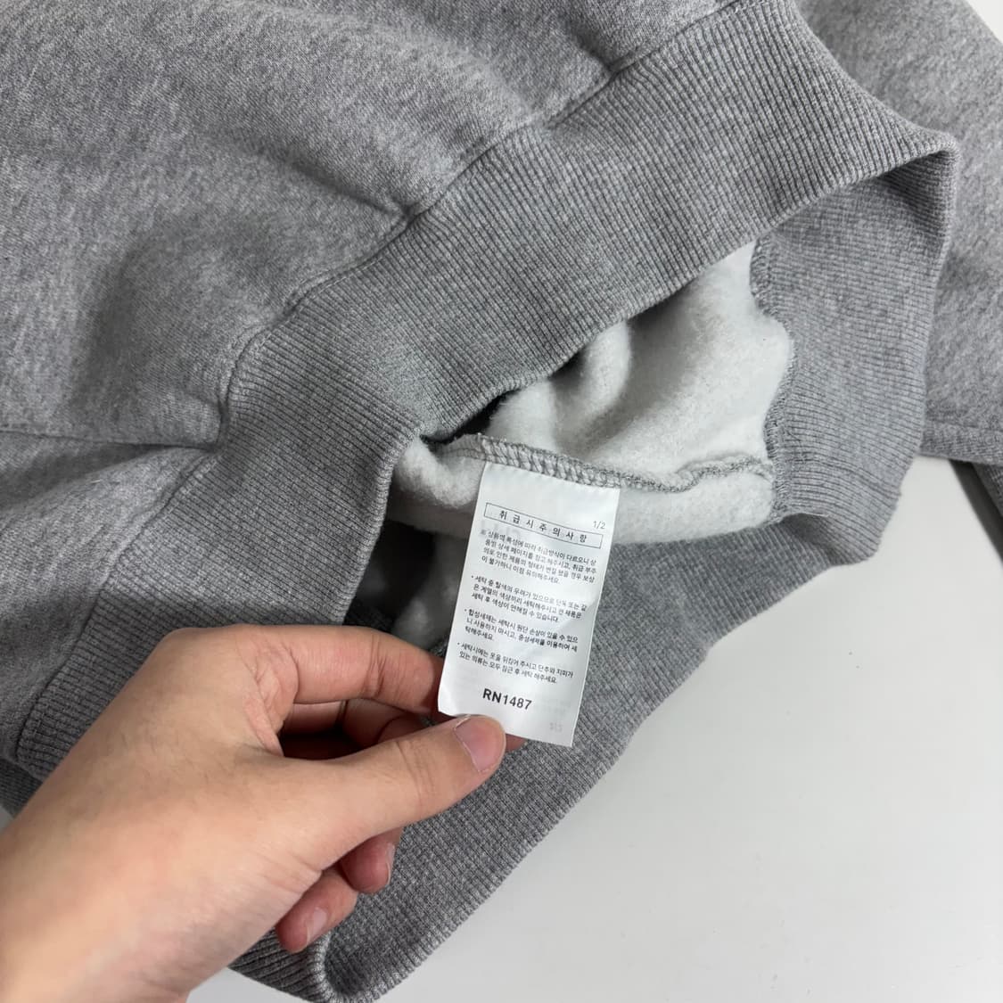 L 퍼스탭 그레이 캥거루포켓 카라 맨투맨 상품이미지4