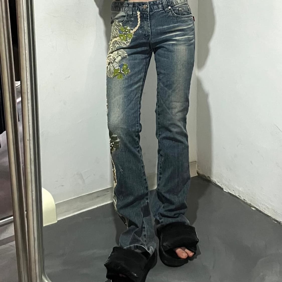 그런지 디테일 데님팬츠 상품이미지1