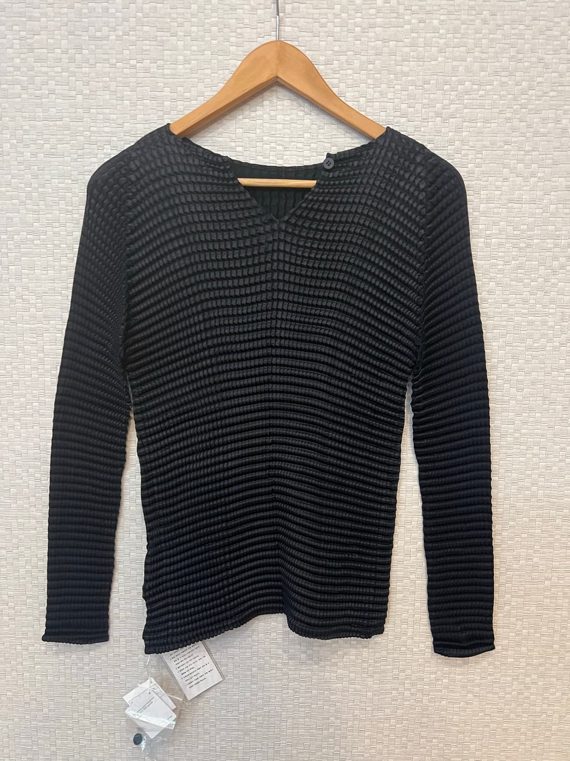 이세이미야케 스웨이드 라이크 라운드 긴팔 상품이미지2