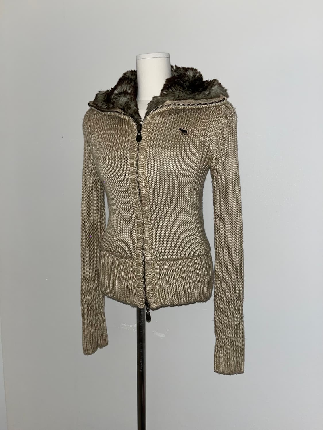  Abercrombie beige Knit 상품이미지3
