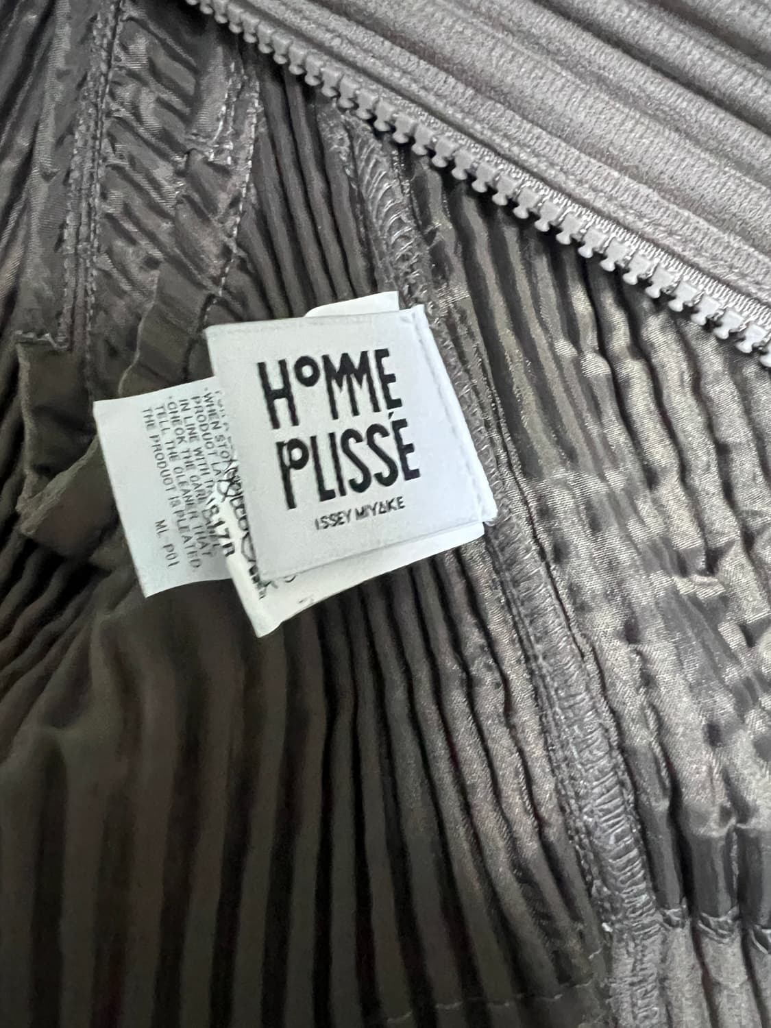 옴므플리세 카고 집업 상품이미지3