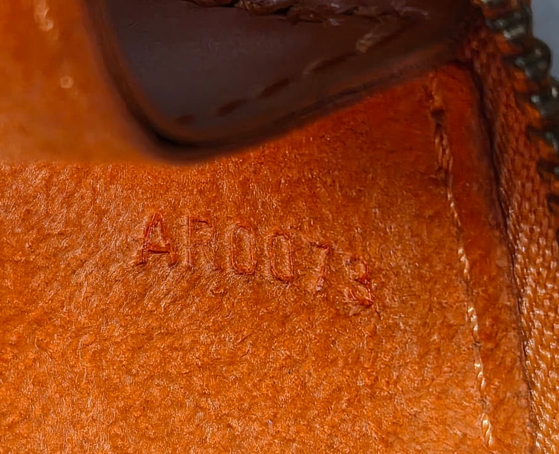 (정품) 루이비통 에삐 악세수아 포치백 (명품 여자 가방 숄더백 토트백) 상품이미지4