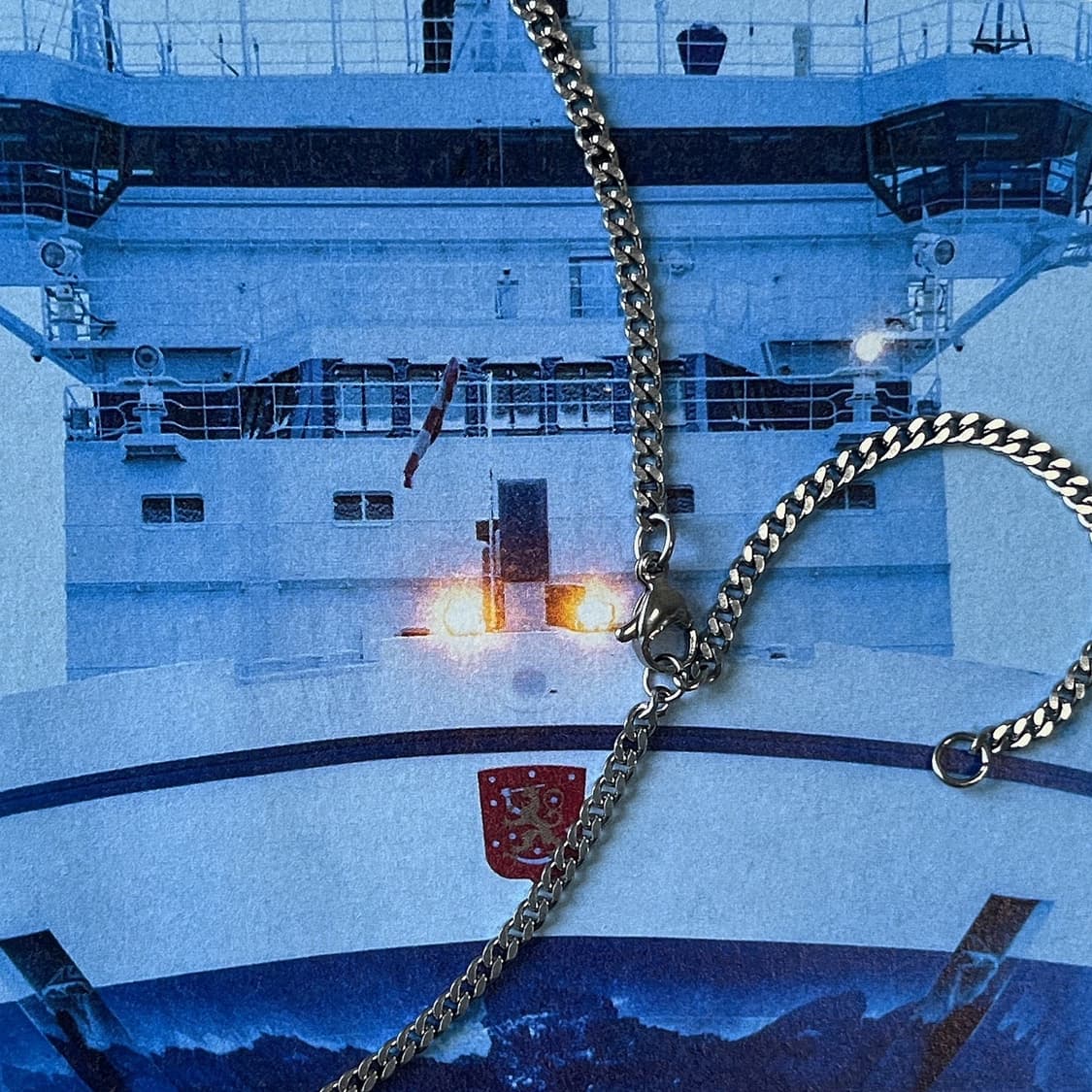 프라다 블랙하트 플레이트 업사이클링 실버 양고리 목걸이 상품이미지6