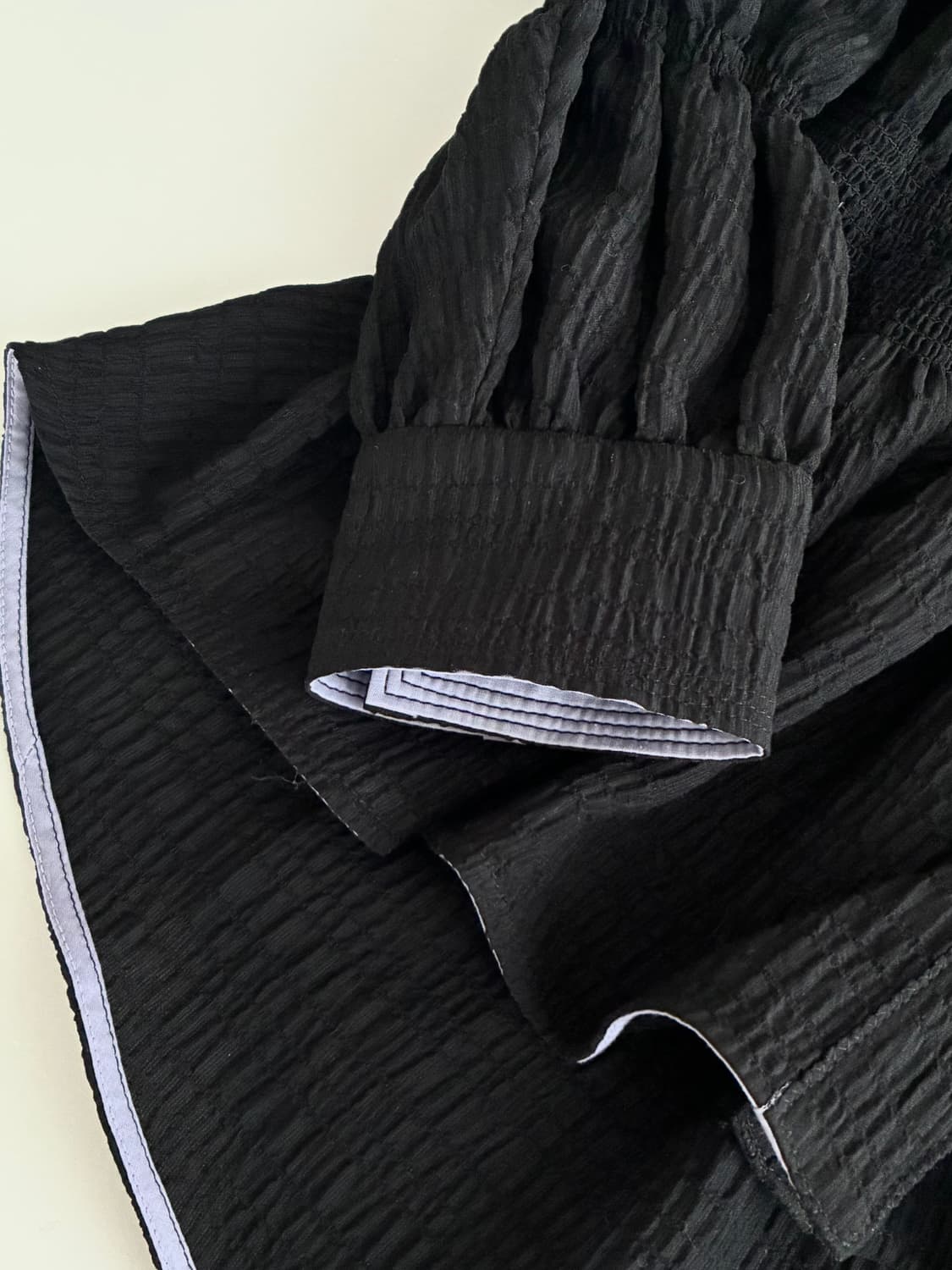 82-94-160)새상품 한섬 오즈세컨 스모킹 블라우스 블랙 상품이미지6