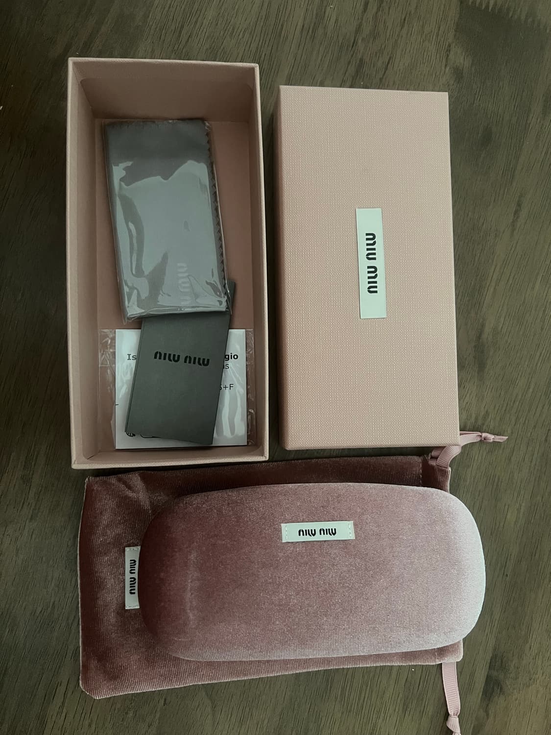 미우미우 브데트 새상품 상품이미지2
