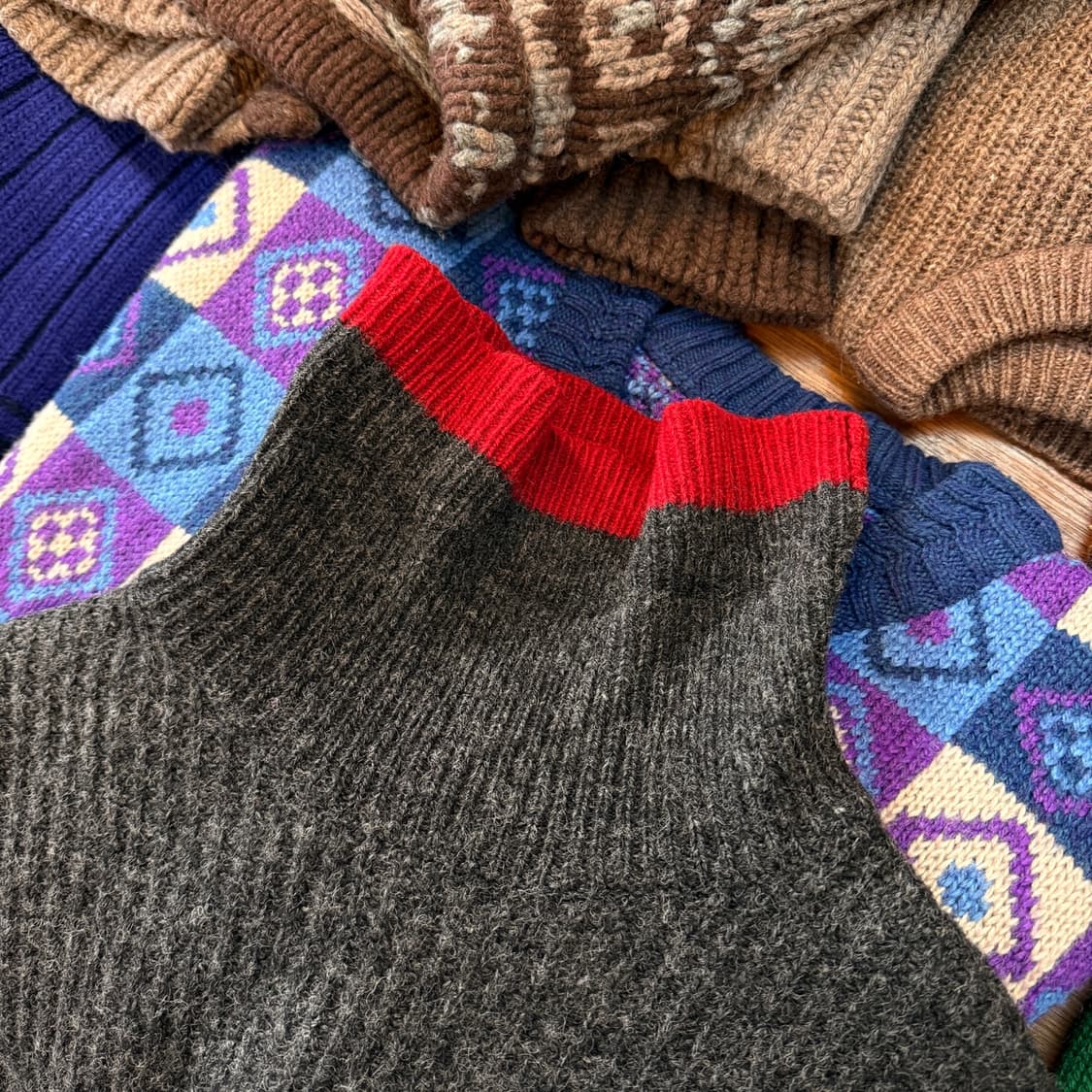 타케오 키쿠치 일본 디자이너 울 스웨터 터틀넥 레드 포인트 상품이미지5