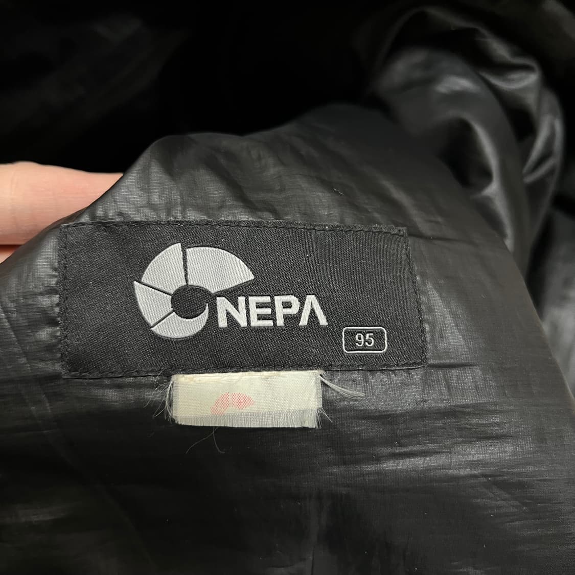 네파 덕다운 산양 로고 스탠드넥 경량패딩 점퍼 [블랙] M/95 상품이미지6