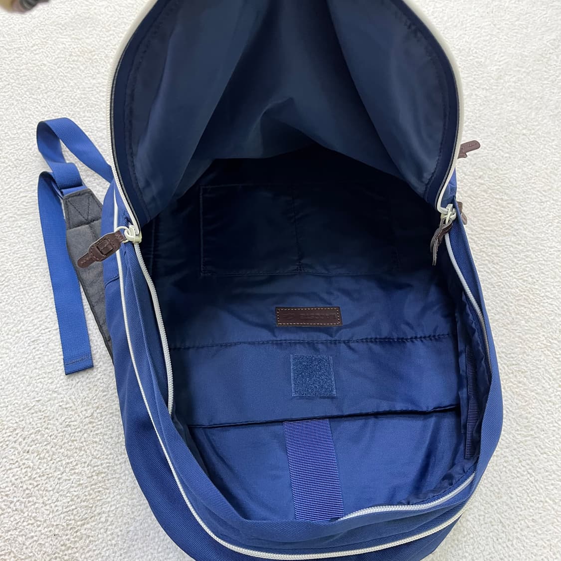 실측확인 라코스테 백팩 0409M 상품이미지3