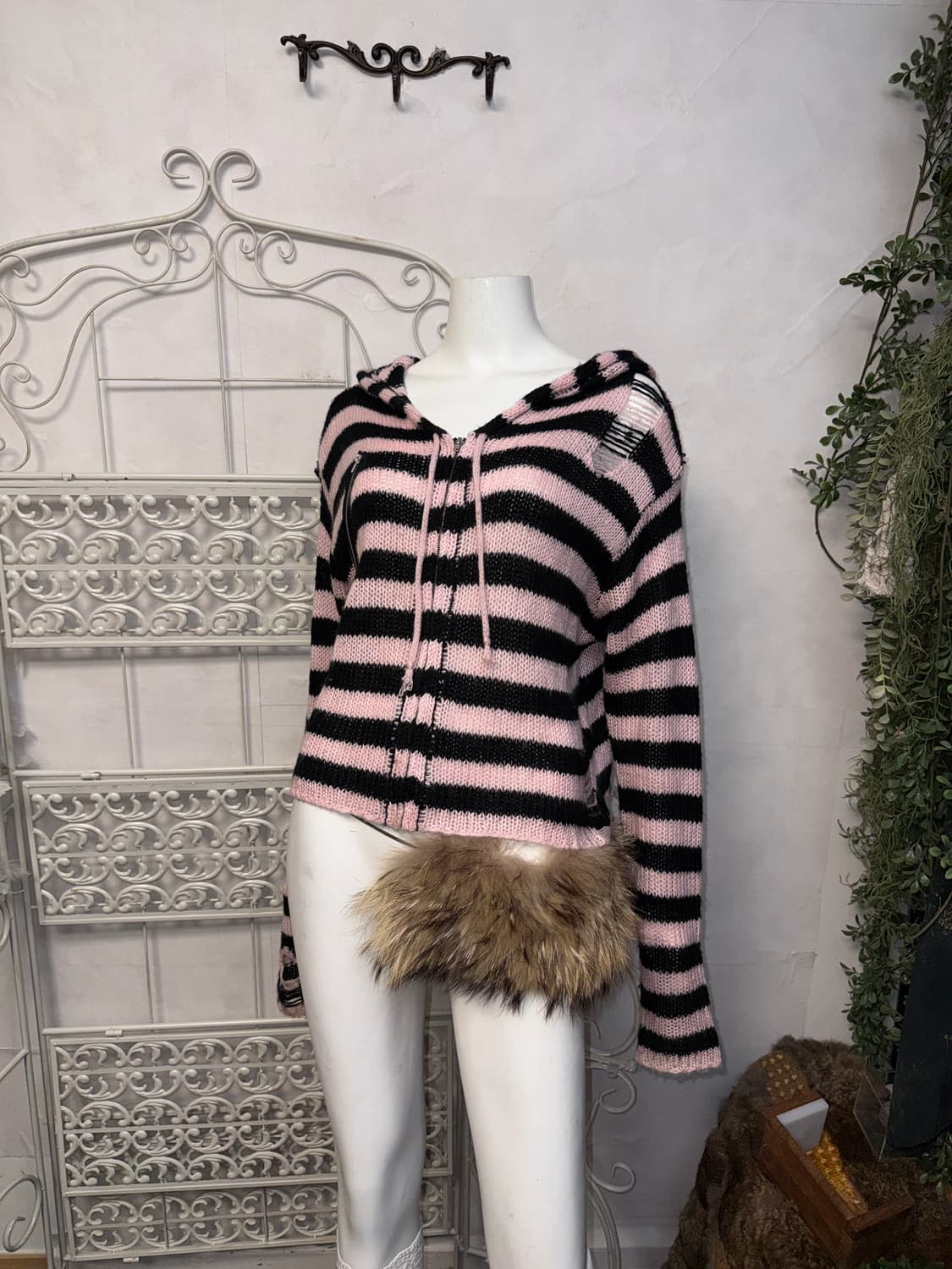 Black pink stripe grunge damage 후드집업 상품이미지4