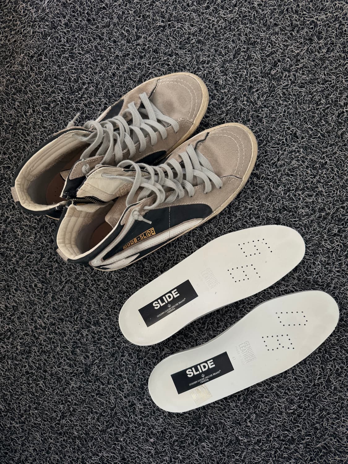 골든구스 슬라이드 하이탑 블랙/그레이 - 41사이즈 상품이미지5