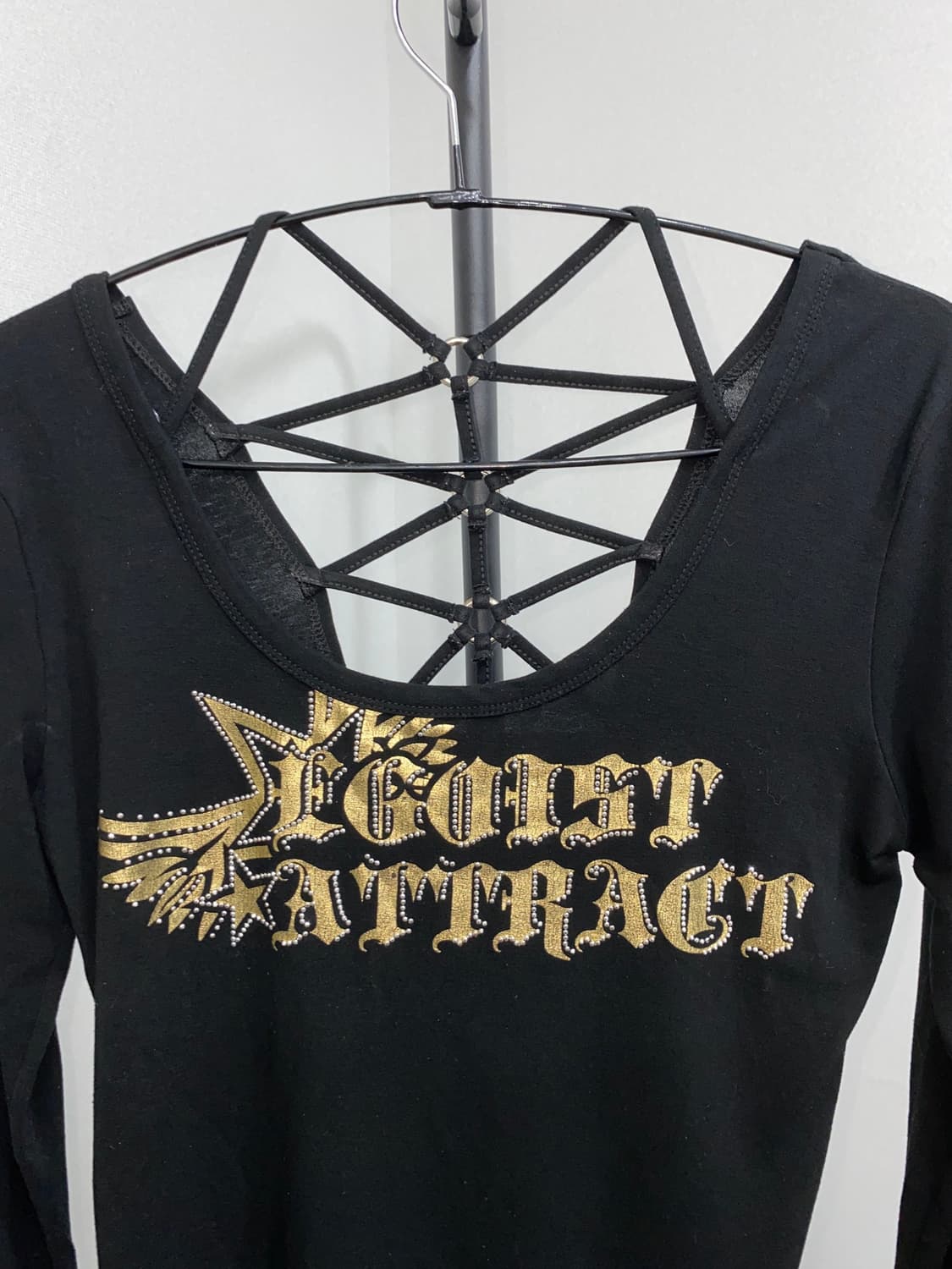 Gold Graphic Back-Strap Long Sleeve 상품이미지3