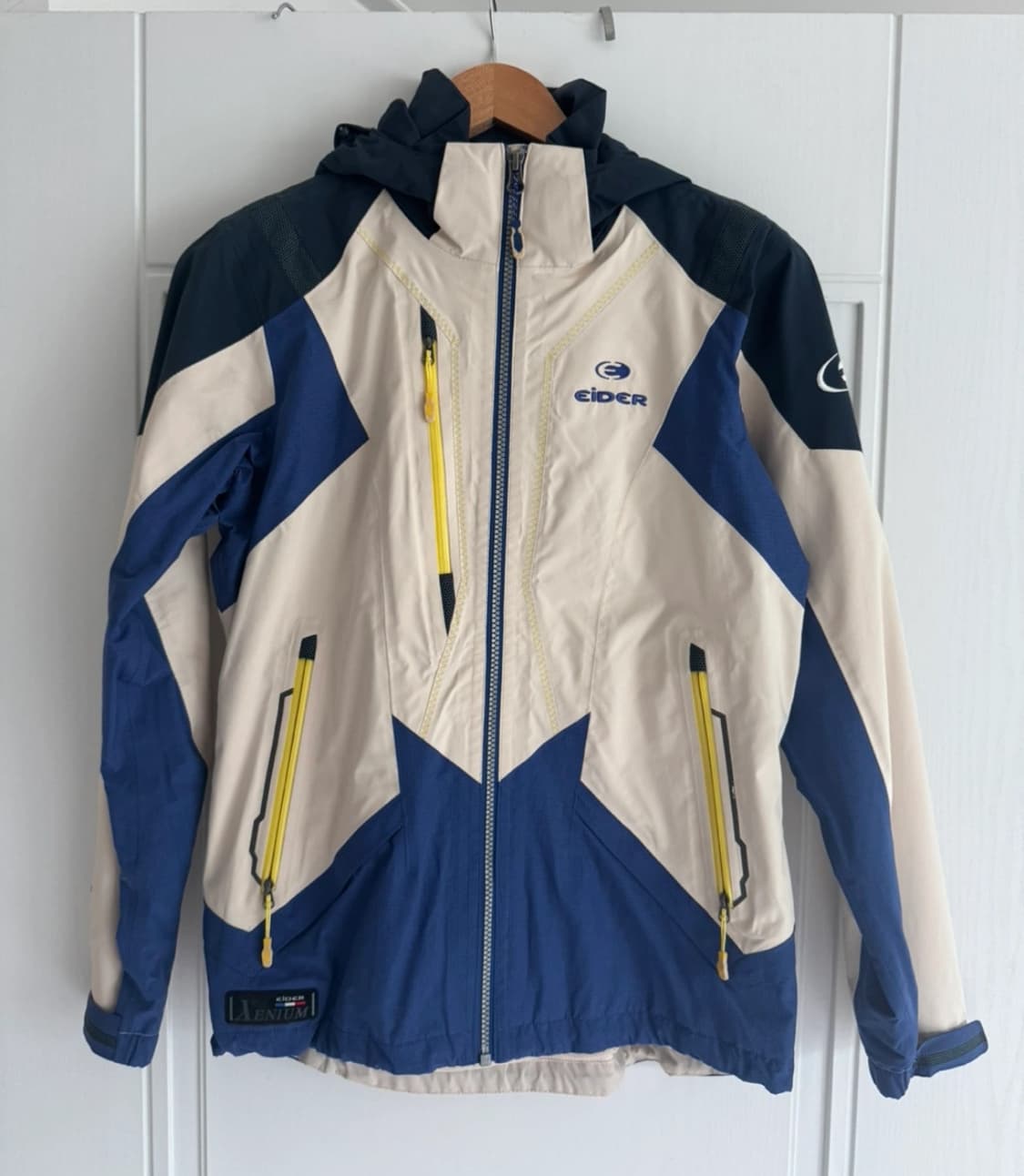 아이더 95 크림 등산 바람막이 디펜더 자켓 상품이미지3