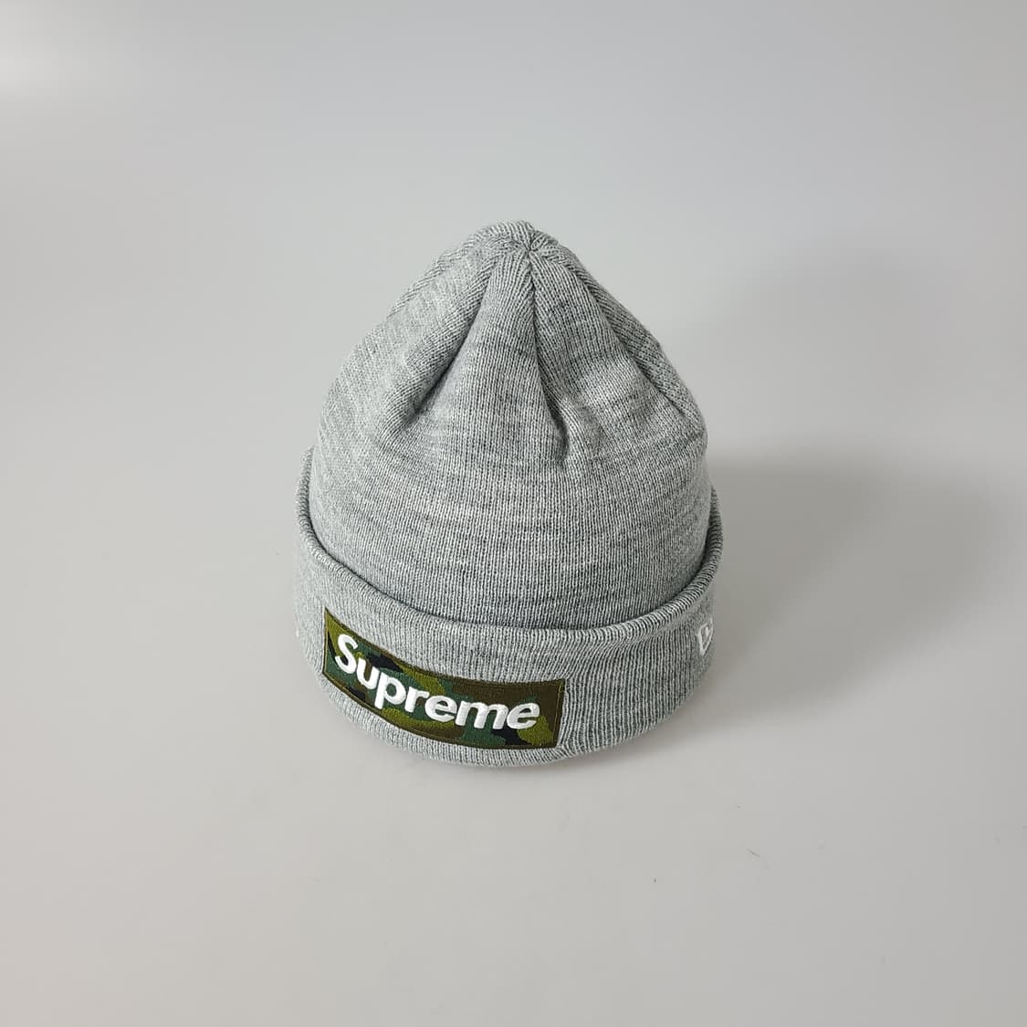 슈프림 X 뉴에라 박스로고 비니 헤더 그레이 OS 상품이미지1