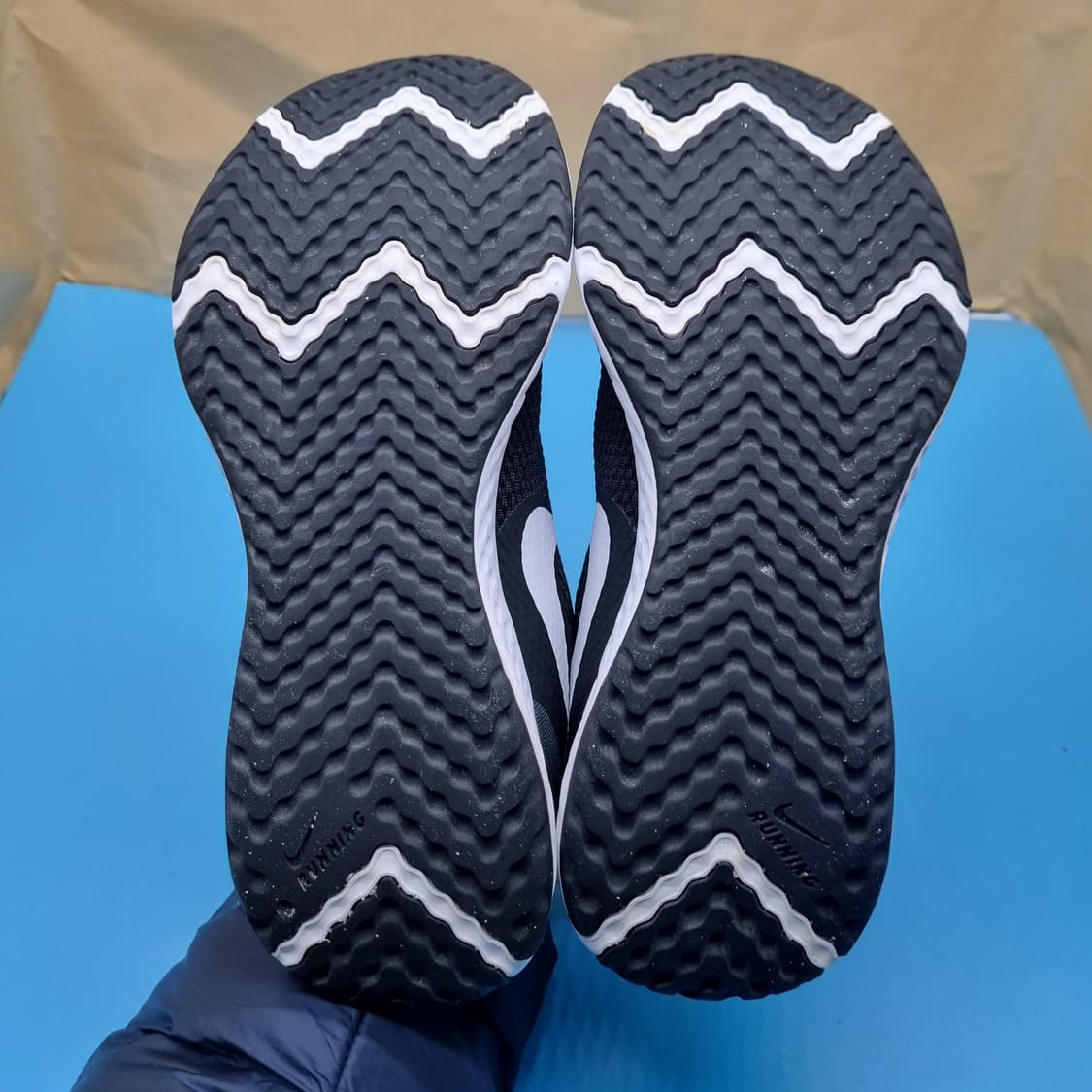 나이키 레볼루션5 여성운동화240. 상품이미지3