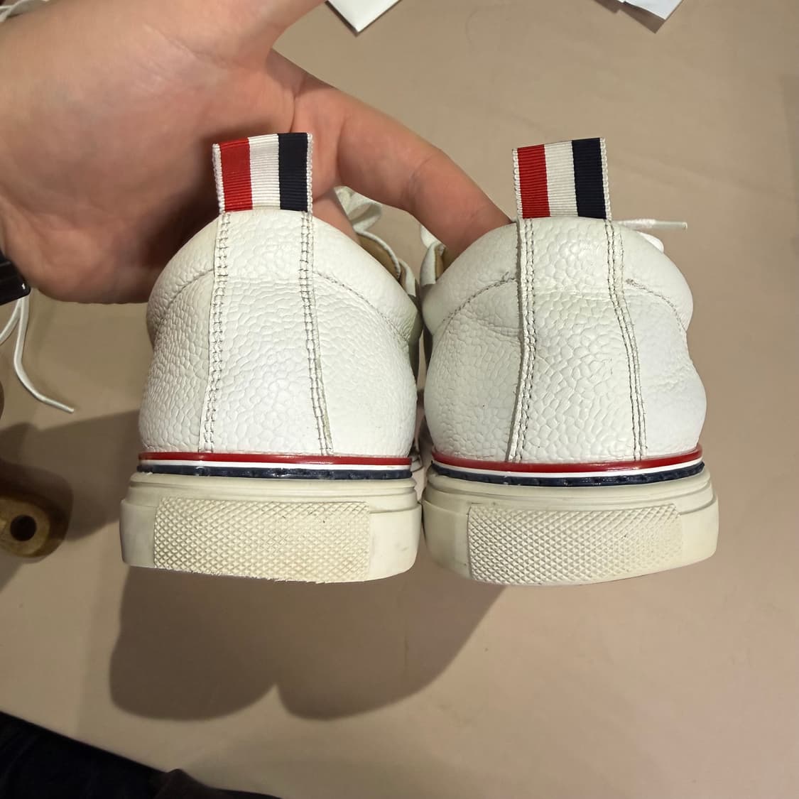 톰브라운 가죽 스니커즈 상품이미지5