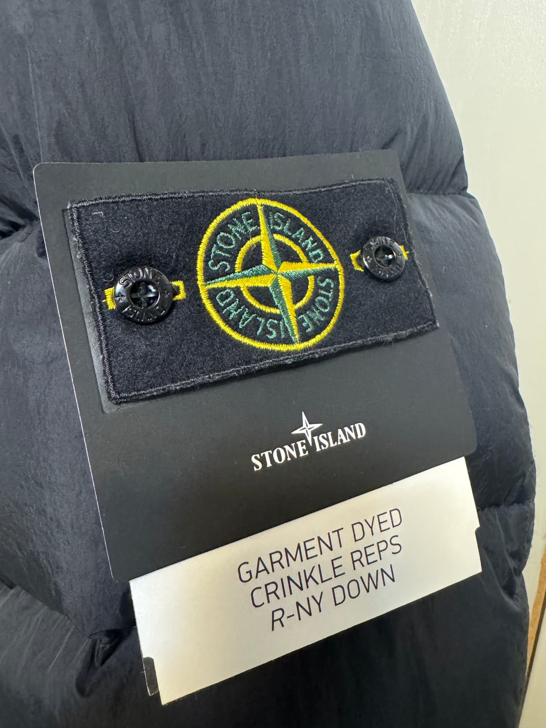 [L] 백화점판 23FW 스톤아일랜드 크링클랩스 블랙 논후드 패딩 상품이미지3