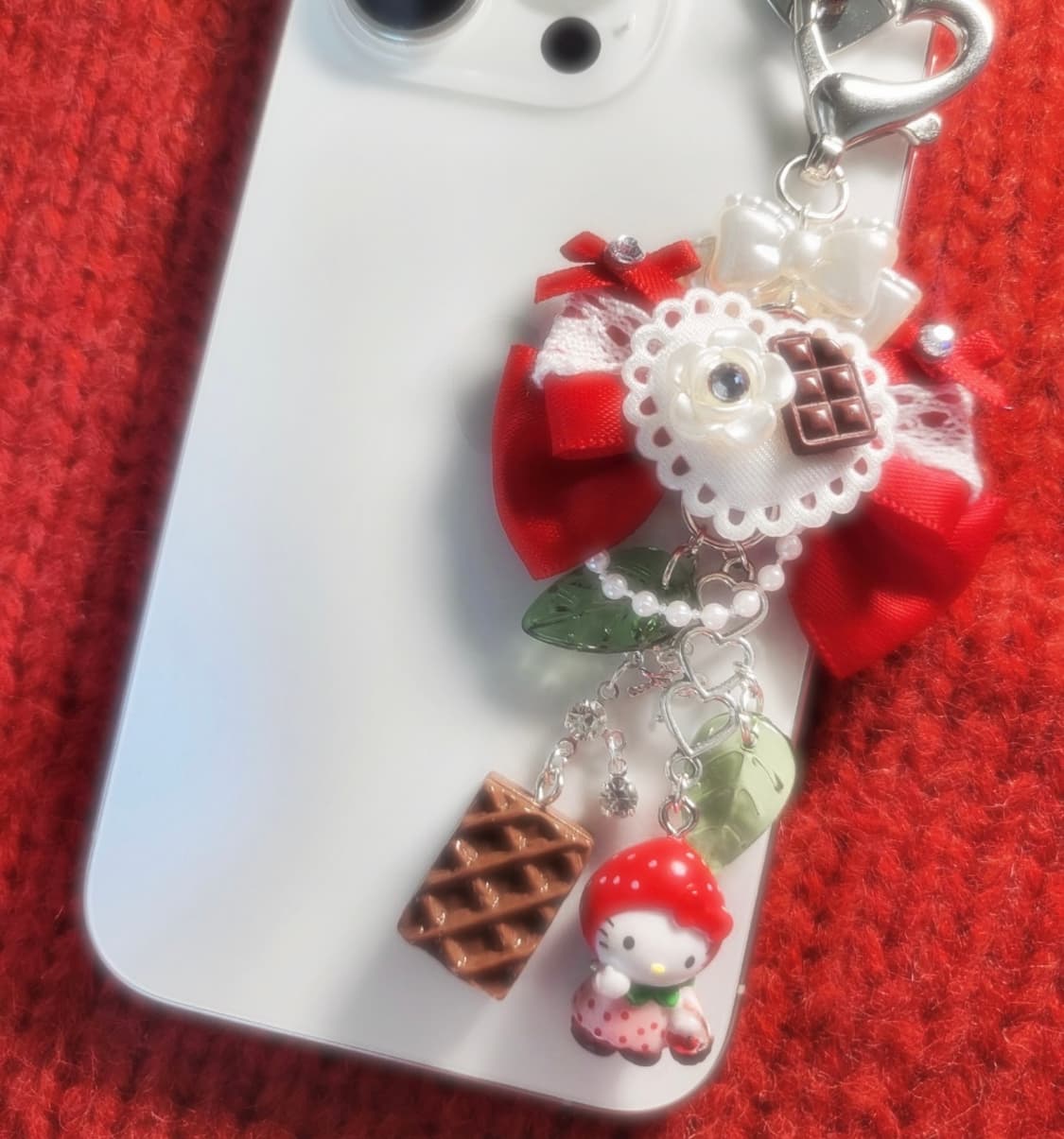 [handmade] 딸기초코 키티키링 🍓🍫 산리오 헬로키티 헤이세이 상품이미지1