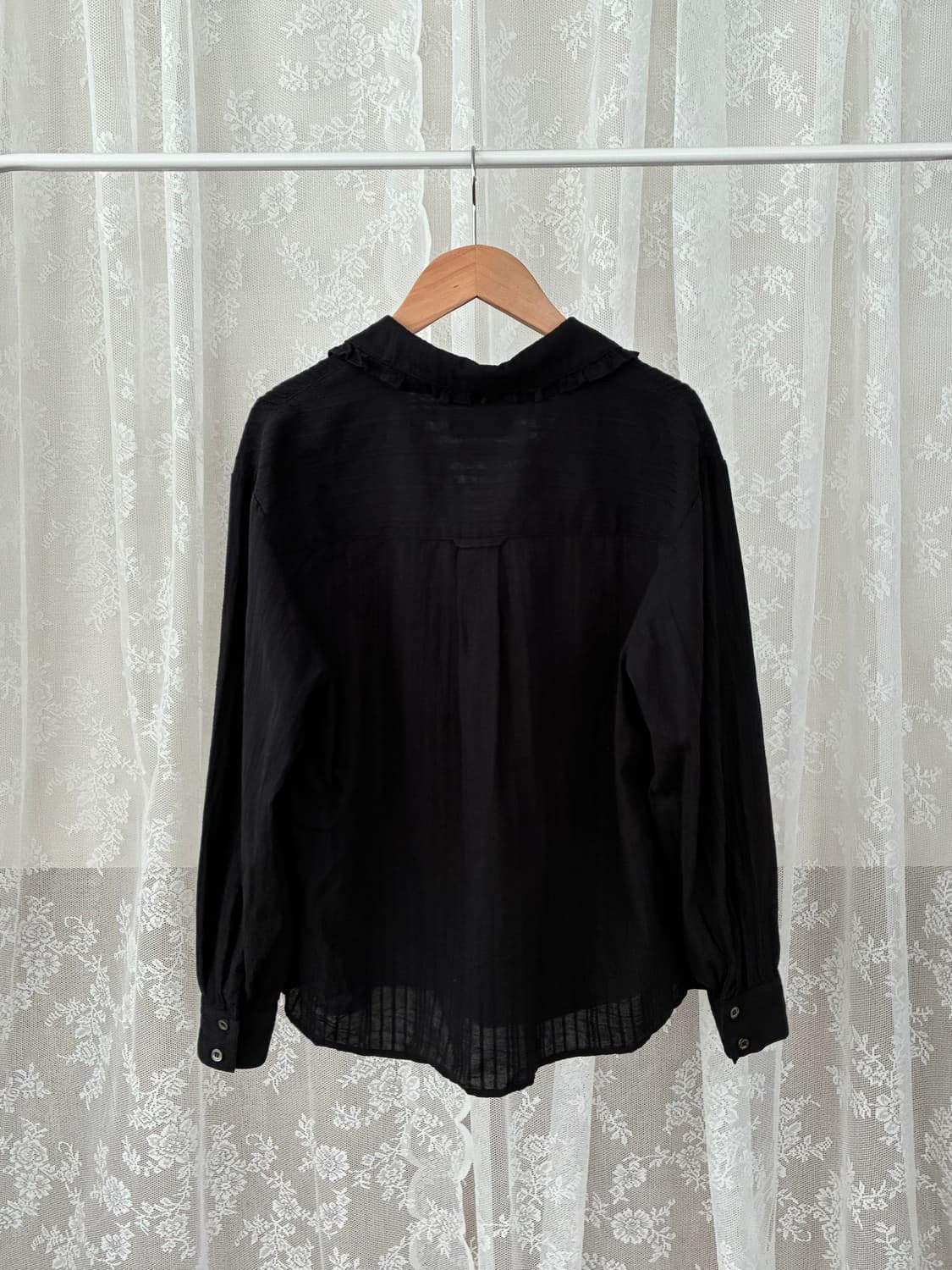F) 튜드먼트 빈티지 프릴 블라우스 블랙 상품이미지2