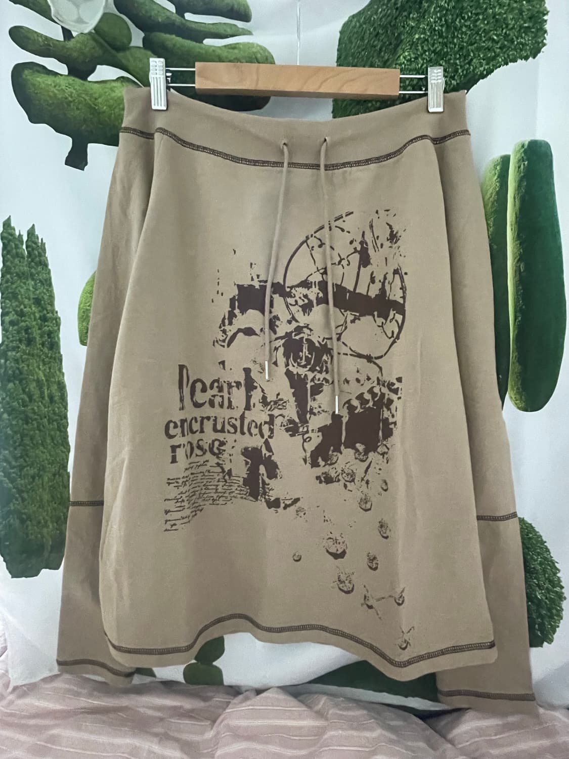 팬시클럽 펄로즈오프숄더 베이지 상품이미지1