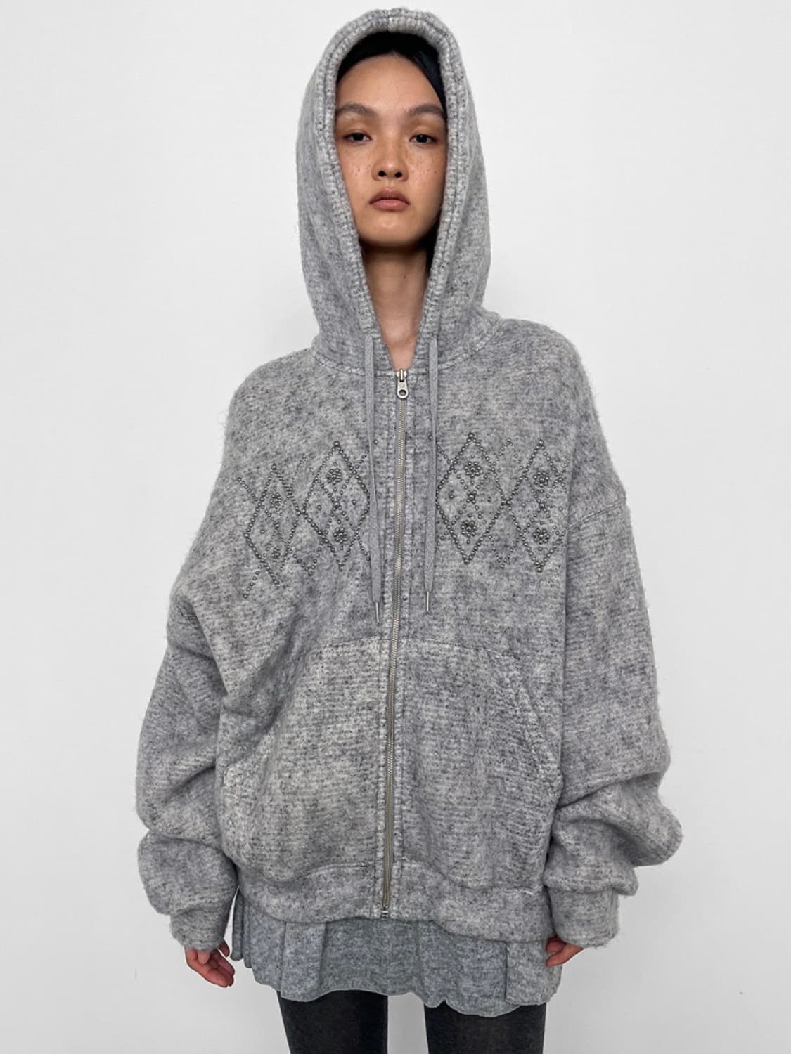 FLUFFY ARGYLE STUDDED HOODIE_ONZI EDITIO 상품이미지1