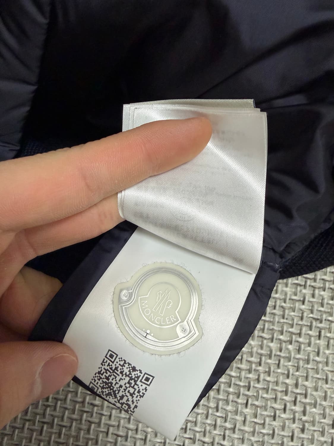 오케이몰 구매 몽클레어 김현우 니트패딩 M 상품이미지4