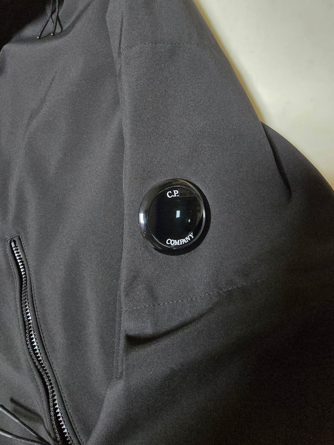 C.P. Company 블랙 쉘 자켓 상품이미지3