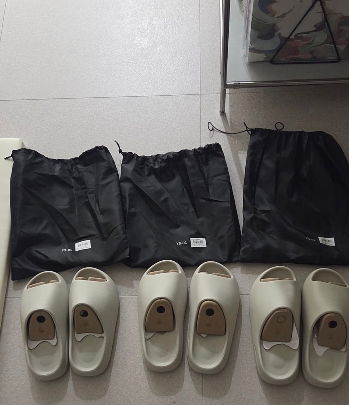 Yeezy cream 이지 크림 상품이미지1