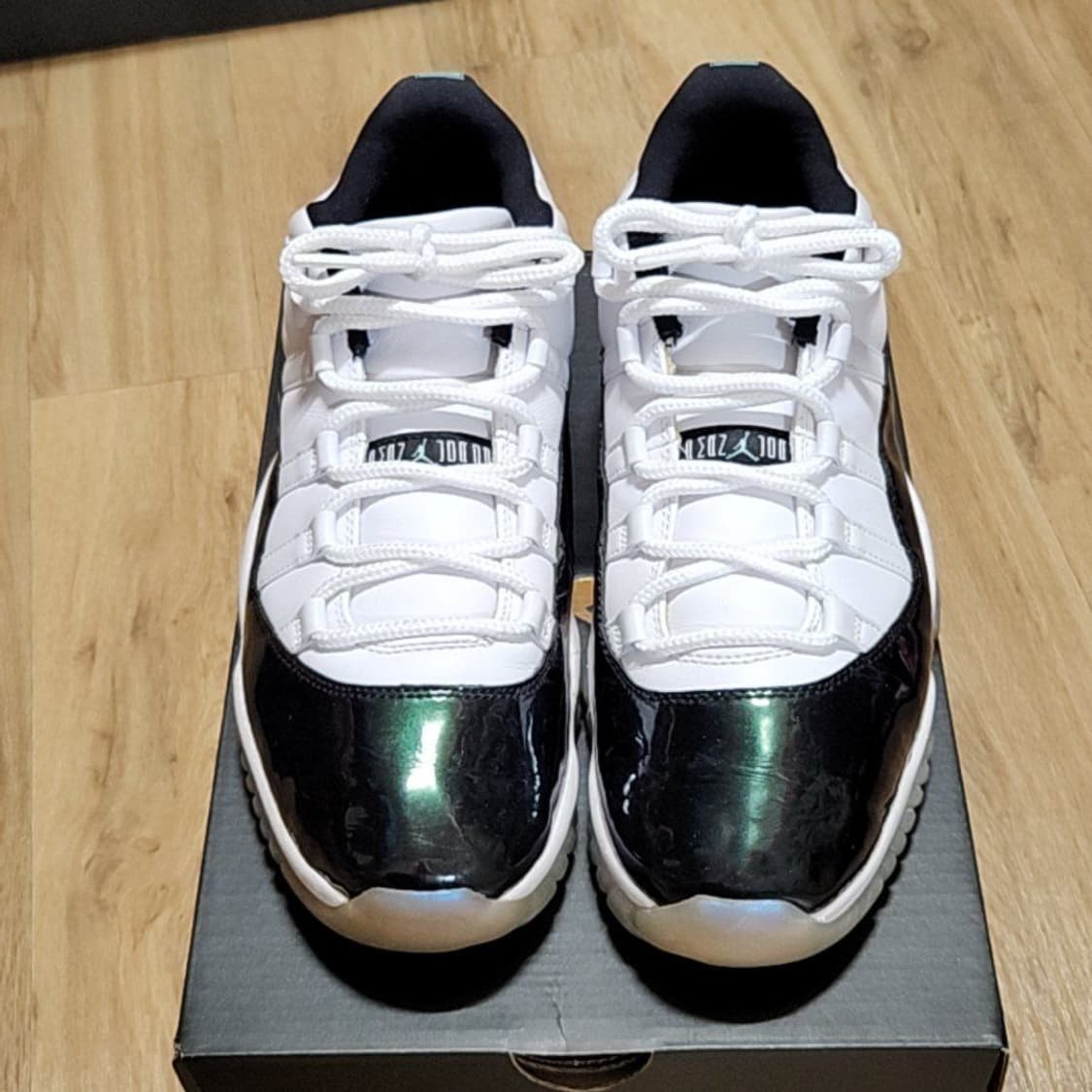 나이키 295 조던11 이스터 에메랄드 로우 상품이미지3