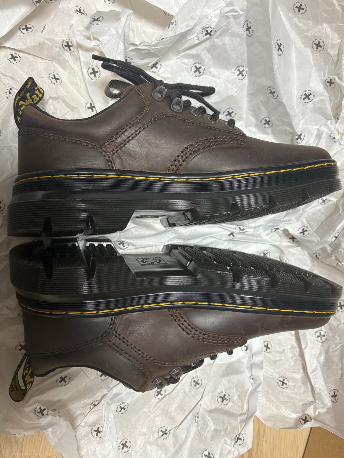 닥터마틴 리더 크레이지호스 브라운 250 상품이미지6