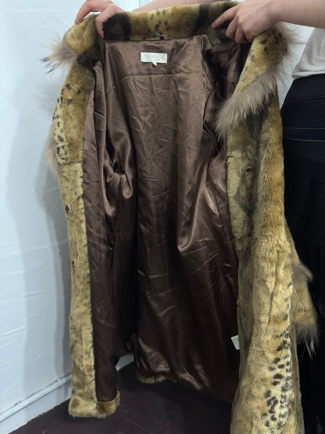 Via faburrica eopard fur coat 상품이미지7