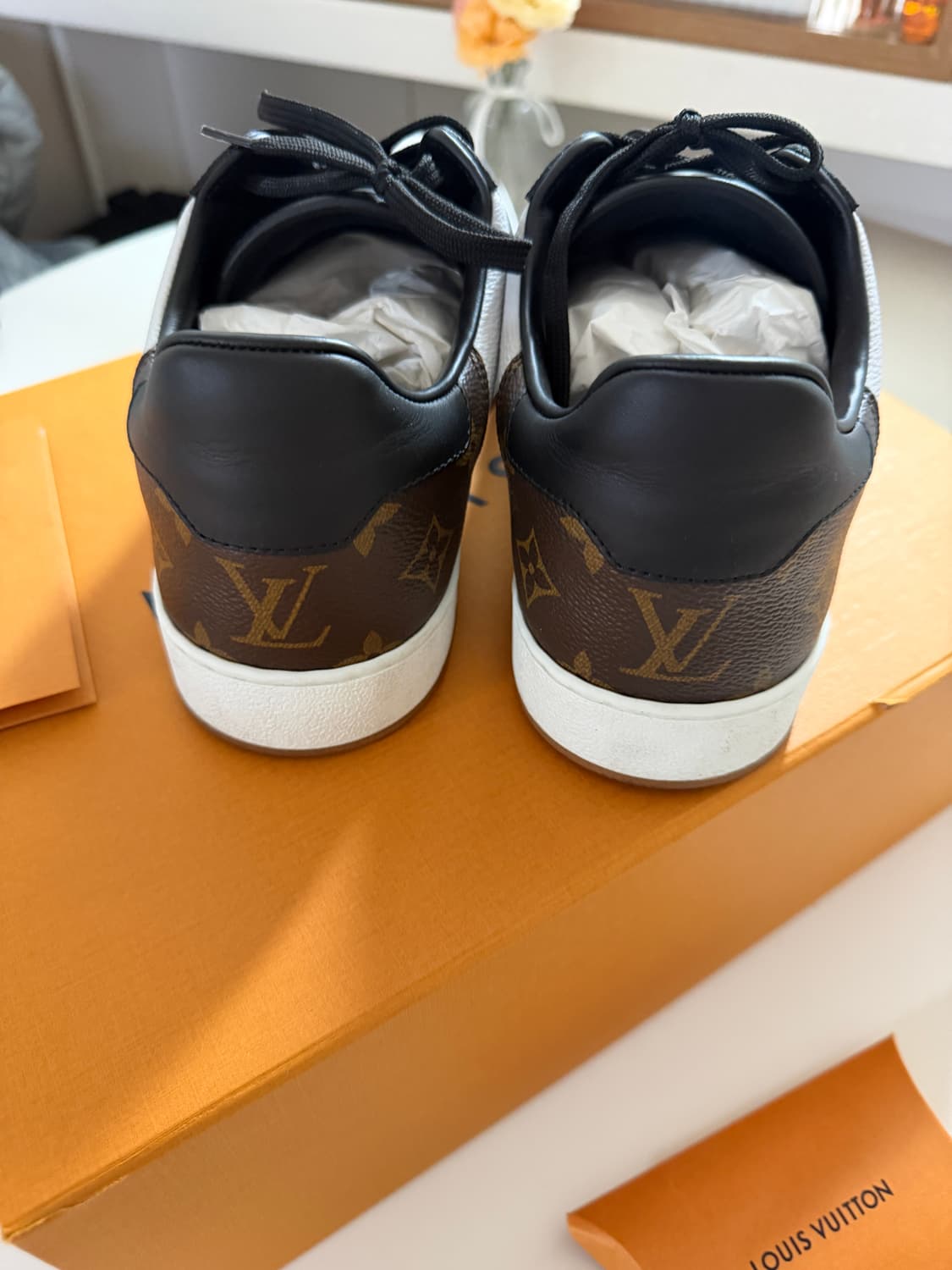 모노그램  캔버스 리볼리 스니커즈 상품이미지4