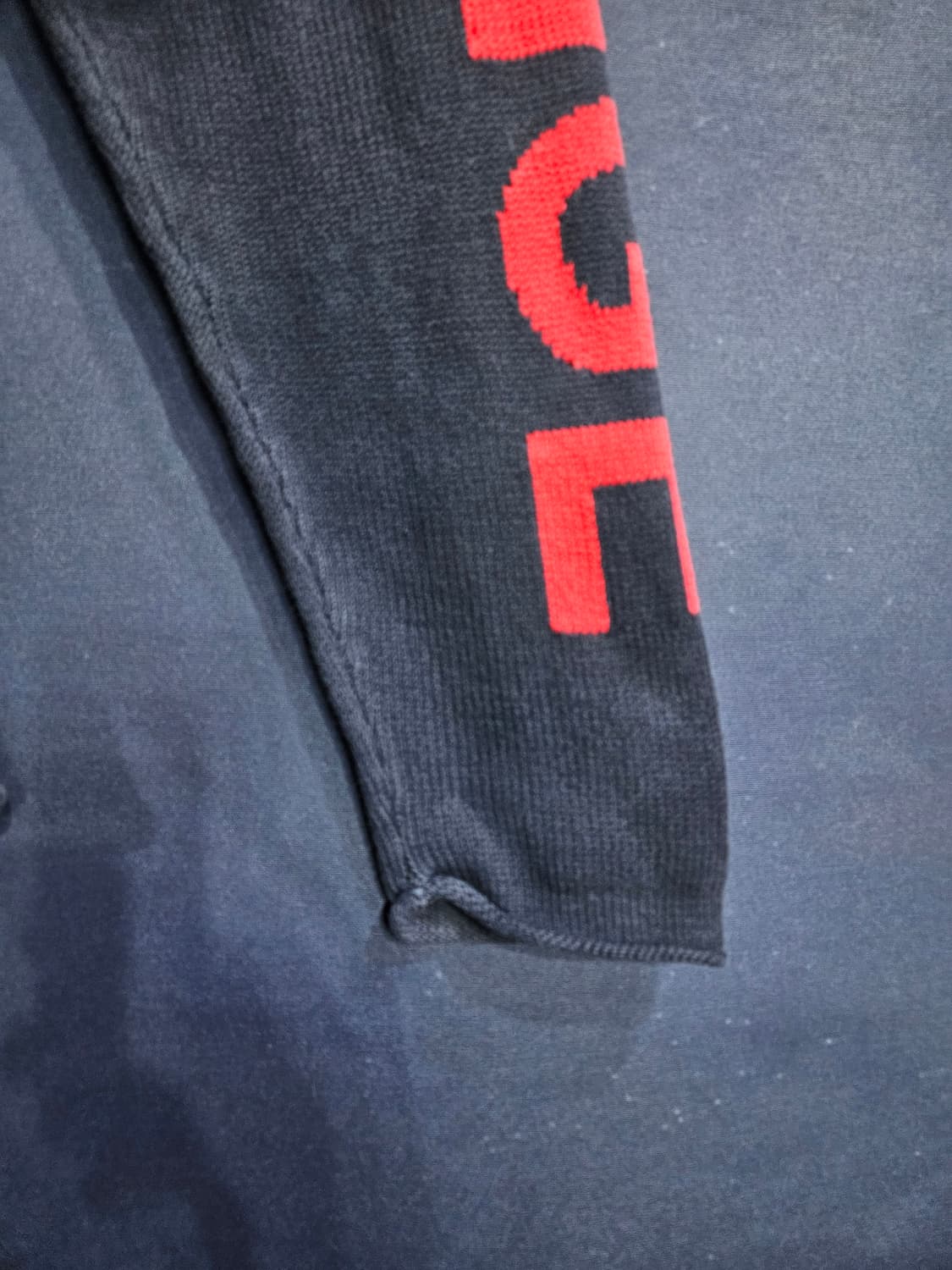 아르마니 익스체인지 프린팅 네이비 남성 슬림핏 95 빈티지 니트 상품이미지5