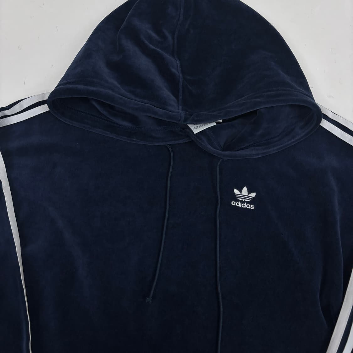 아디다스 벨벳 후드티 상품이미지4