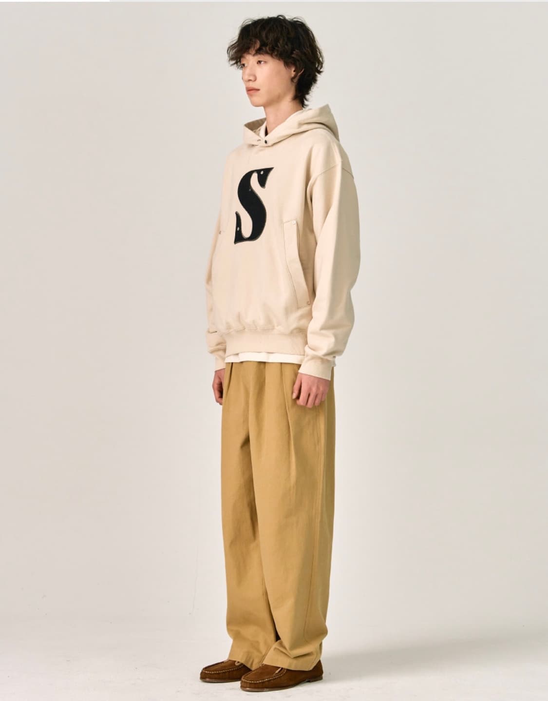 [새상품] 세터 리벳 아플리케 포켓 S 로고 후드 스웻 셔츠 아이보리 상품이미지5