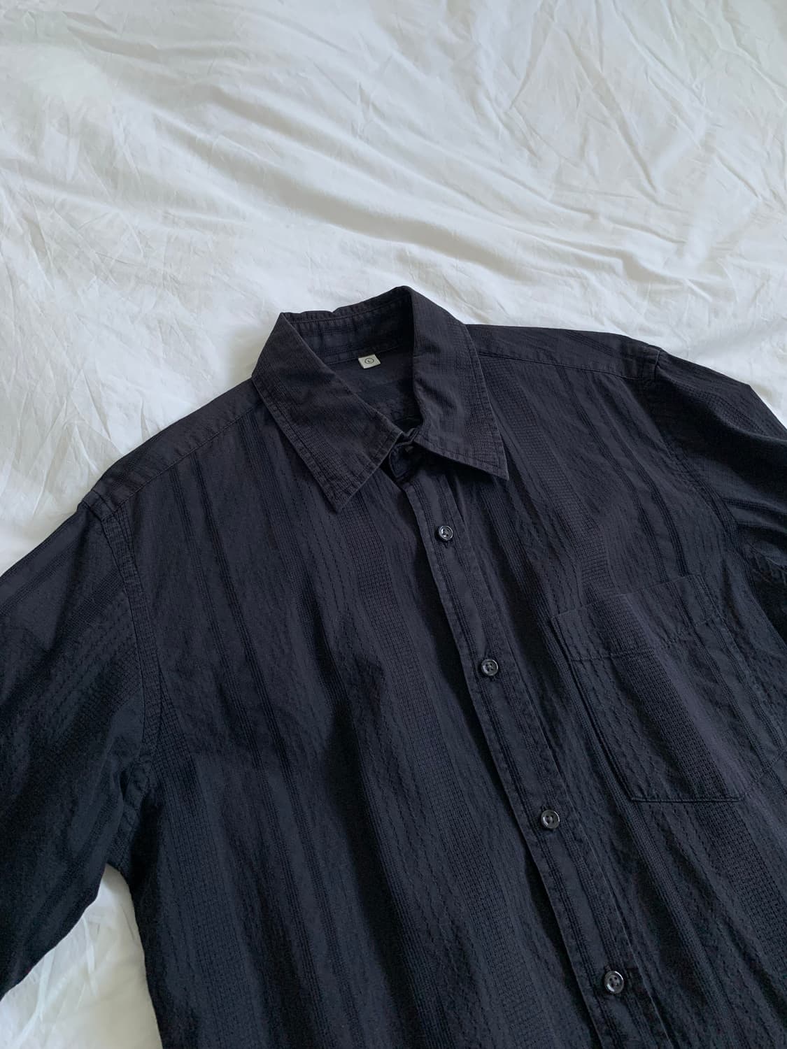 UNIQLO 블랙 패턴 반팔 셔츠 상품이미지3
