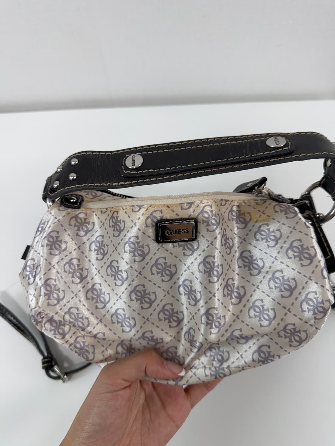 게스 나일론 투웨이 크로스백 상품이미지4