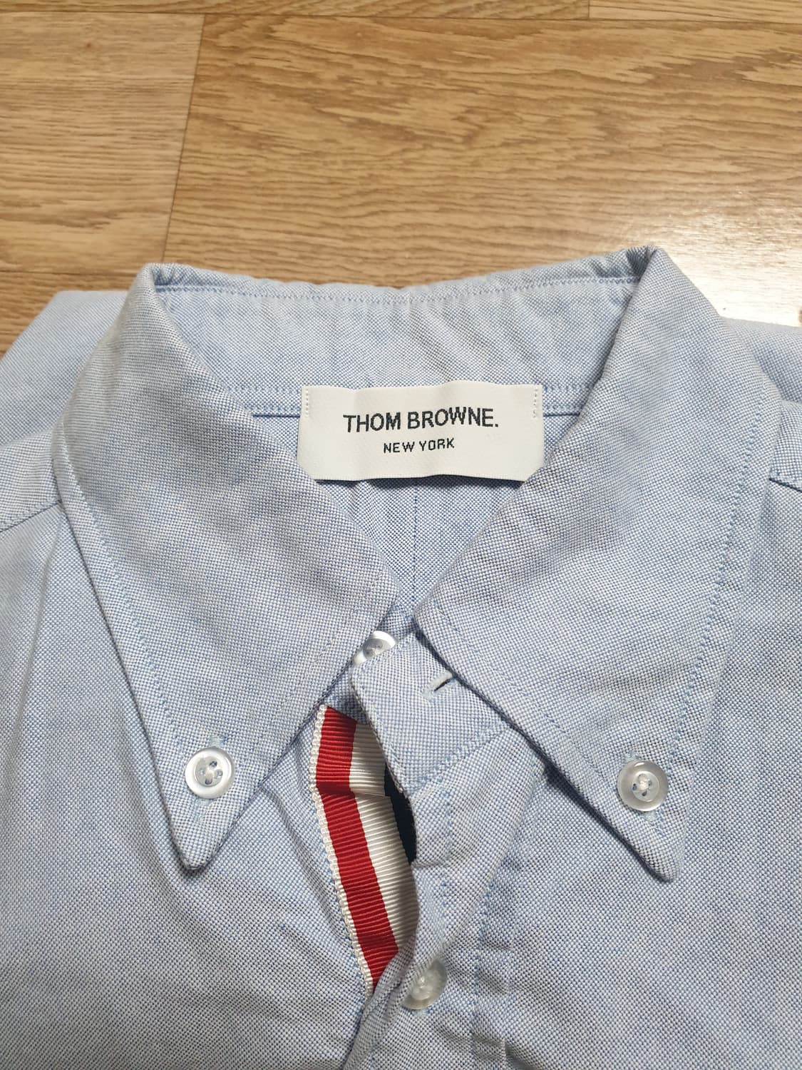 [여성] 톰브라운 삼선 옥스포드 셔츠 하늘색 상품이미지4