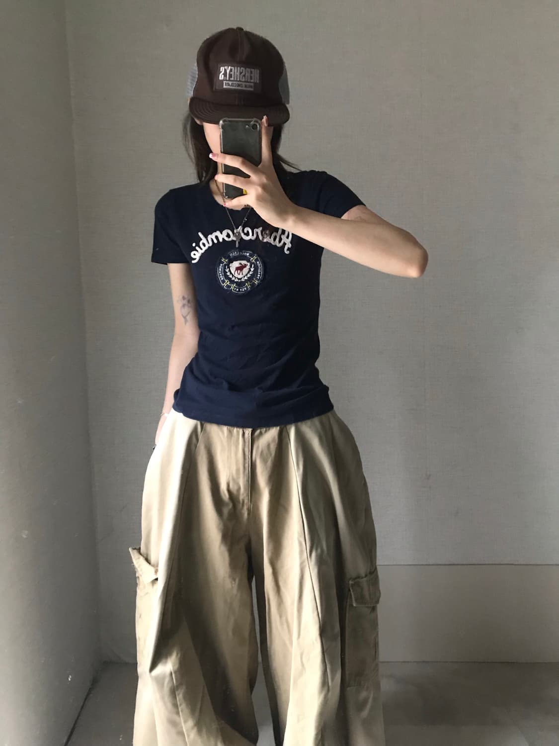아베크롬비 네이비 슬림핏 반팔티셔츠 상품이미지5