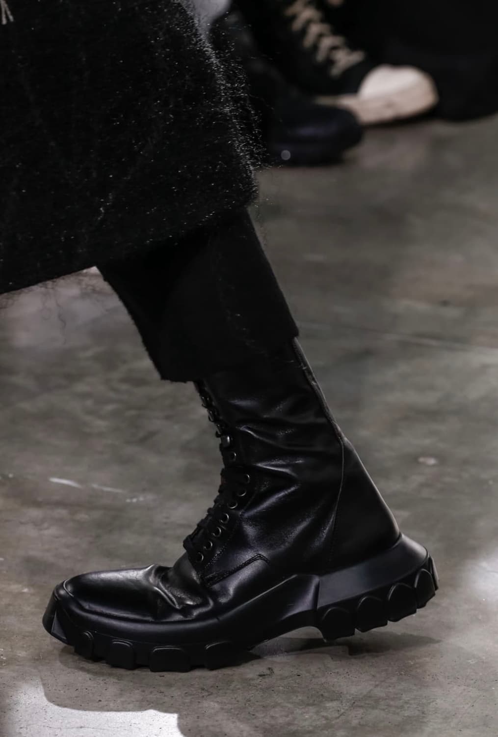 릭오웬스 18FW 시시포스 트랙터 부츠 상품이미지2