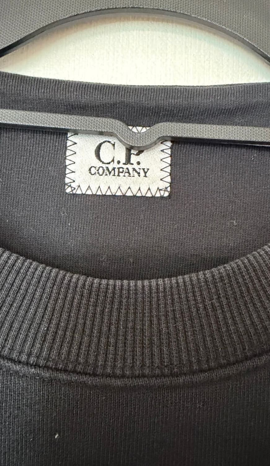 cp컴퍼니 렌즈 맨투맨 상품이미지2