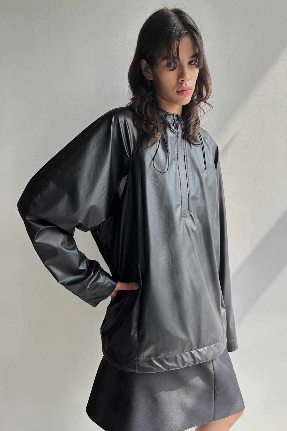 로우클래식 레더 아노락 탑 상품이미지2