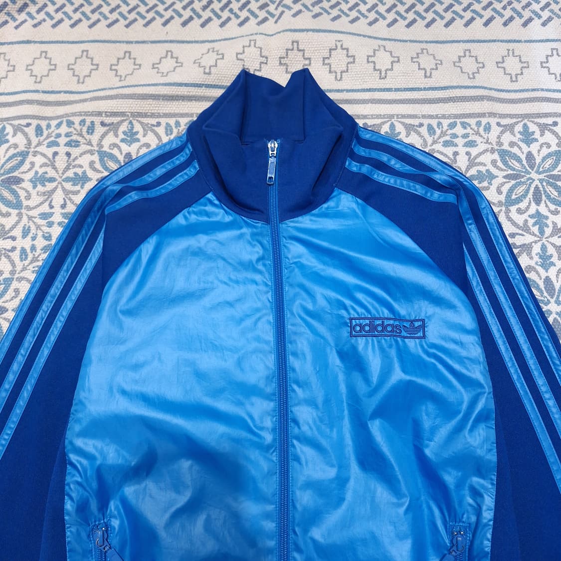 아디다스 00s 블루 톤톤 삼선 스펠아웃 로고 유광 트랙탑 집업 져지 상품이미지4