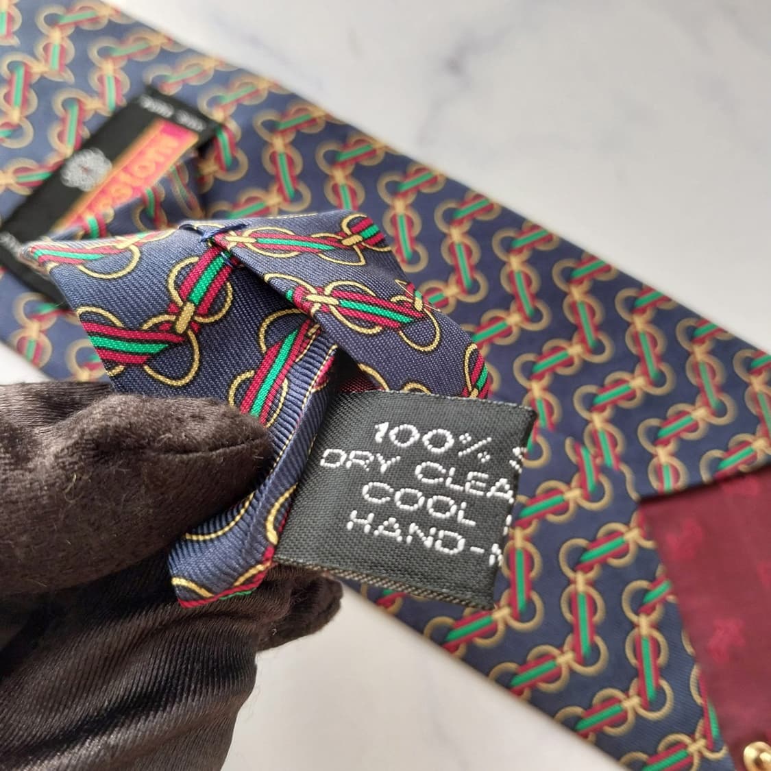 아테스토니 실크 네이비 체인 패턴 넥타이 9.5cm A+등급 k1913
 상품이미지9