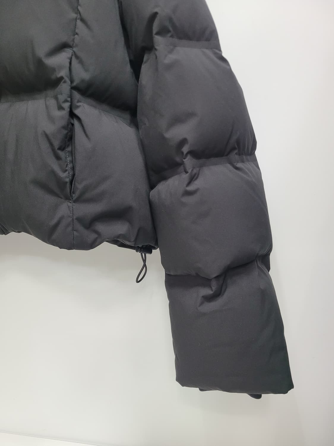 8seconds 23FW 에잇세컨즈 심리스 크롭 다운 패딩 / 여 XS  상품이미지4