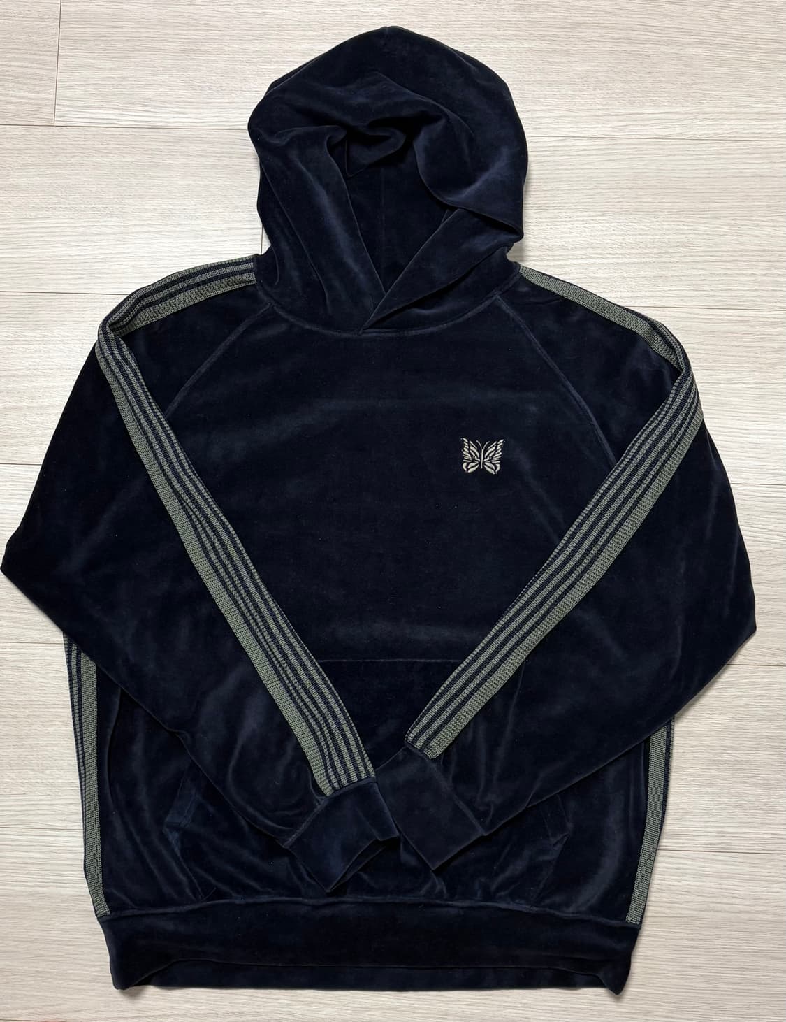 니들스 트랙 후드 벨루어 네이비 사이즈 m 상품이미지2